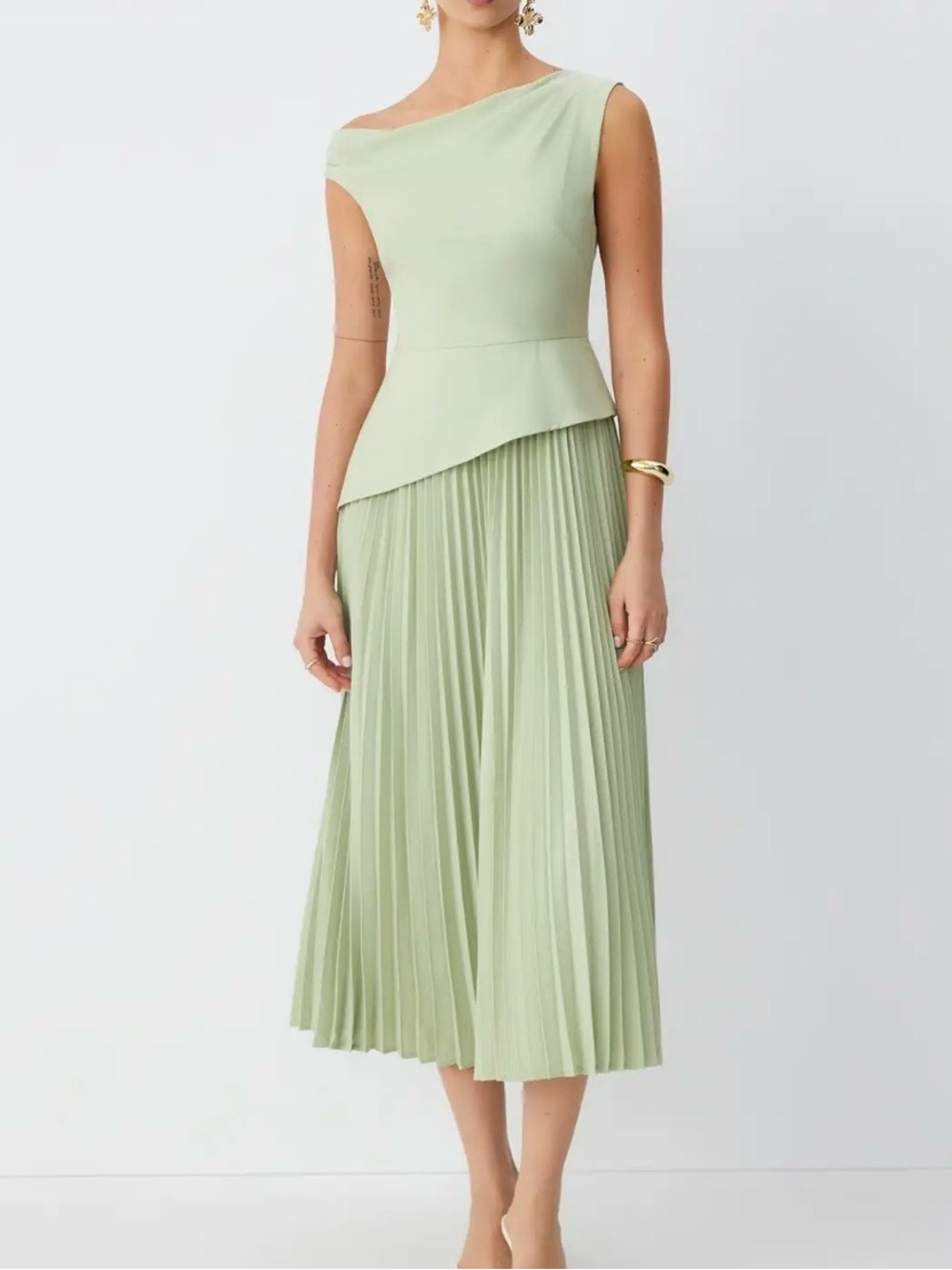 Cider Pale Green One-Shoulder Midi dress w Pleated skirt NEW size 4
